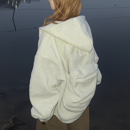 Hoodtrip™ – Der erste Hoodie der Welt, der gleichzeitig dein Handgepäck ist.