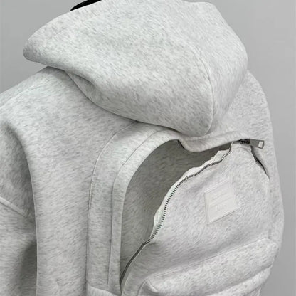 Hoodtrip™ – Der erste Hoodie der Welt, der gleichzeitig dein Handgepäck ist.